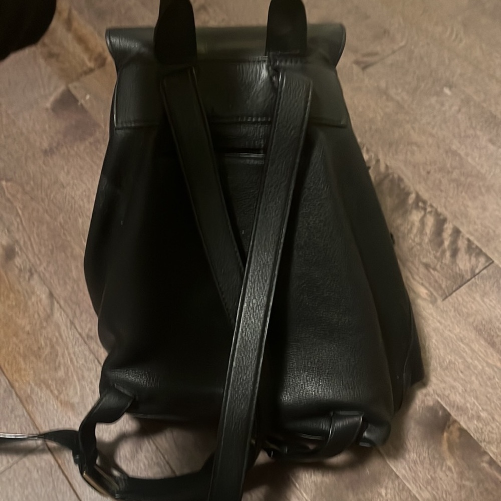 Tory Burch leather backpack - Picture 3 of 6